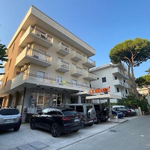 Hotel Levante Riccione a pochi passi dal mare Exterior photo