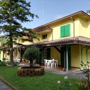 B&B Villa dei Cigni Reali Carpi Exterior photo