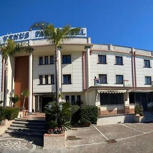 Venus Park Hotel Castel Volturno Exterior photo