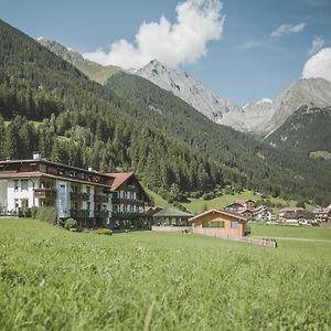Hotel Vierbrunnenhof Anterselva di Mezzo Exterior photo