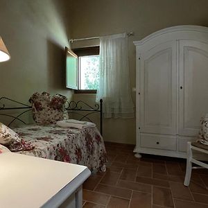 Bed and Breakfast Le Farine Del Maestro Barete Exterior photo