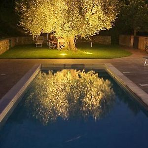 Bed and Breakfast Il Gigante Che Dorme Castel Castagna Exterior photo