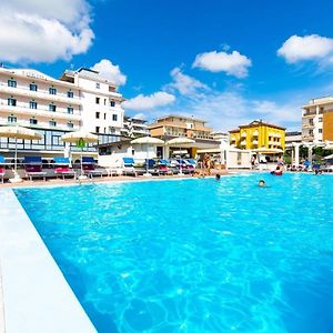 Hotel Tokio Village Lido Di Savio Exterior photo