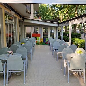 Hotel Cristoforo Colombo Cesenatico Exterior photo