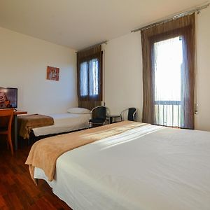 Hotel Querini Business Hotel Sandrigo Exterior photo