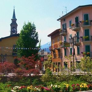 Albergo Centrale Fino Del Monte Exterior photo