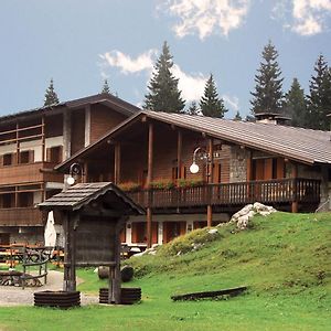 Hotel Rifugio Escursionistico Tita Piaz Ampezzo Exterior photo