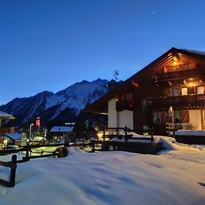 Hotel Santa San Champoluc Exterior photo
