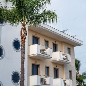 Hotel Premiere Varcaturo Exterior photo