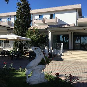 Hotel Parco degli Ulivi Scerne Exterior photo