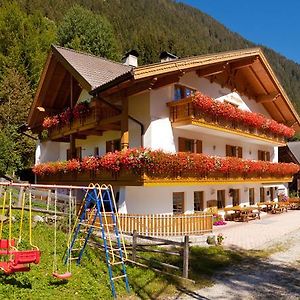 Bed and Breakfast Garni Bergland Racines Exterior photo