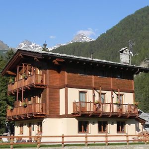 Villa Americana Chambres D'Hotes Champoluc Exterior photo