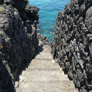 Bed and Breakfast Il Giardino Dei Limoni Aci Castello Exterior photo